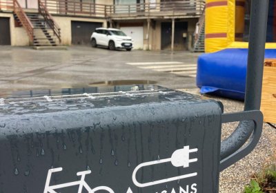Oplaadpunt voor elektrische fietsen – Place des Orgières